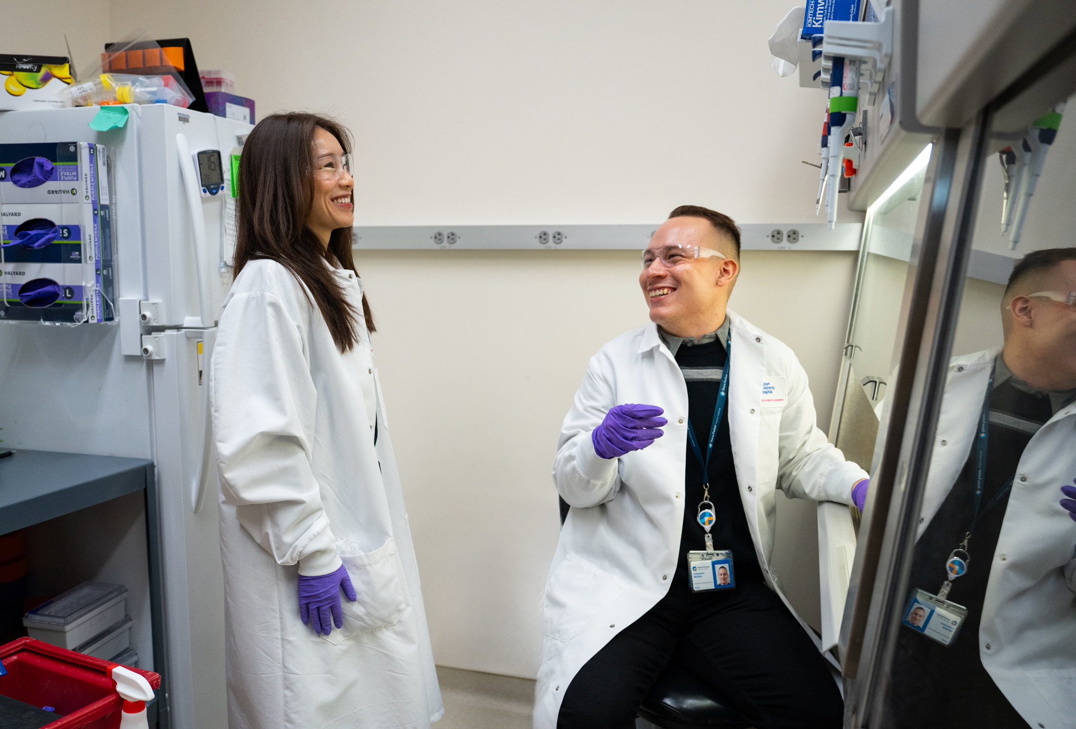 Fernando Medina (right) with his supervisor Mona Li, Senior Clinical Research Manager. 